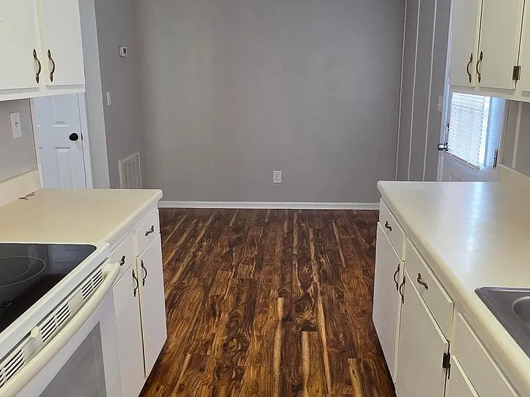 434 Hillside Dr — Photo 8
