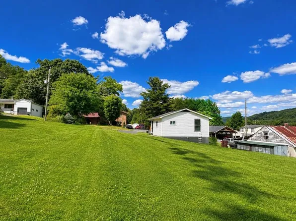 147-147 24th St, Rainelle, WV 25962