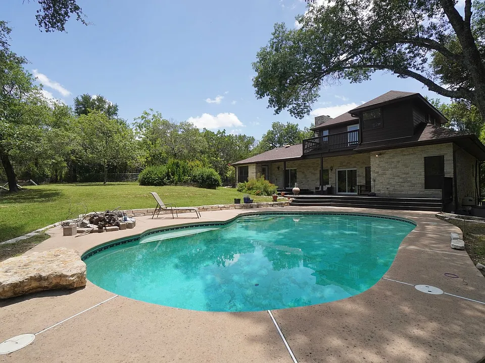 8 Woodhollow Trl