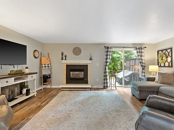 5th image of 8636 Braewood Dr