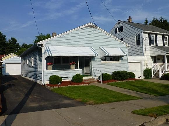 1st image of 224 Harrison St