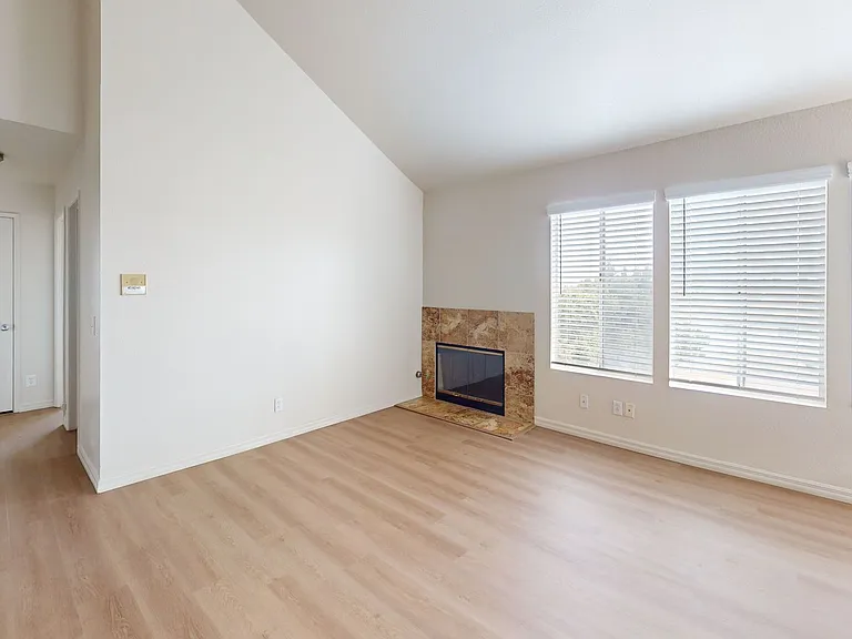 1202 Donax Ave #12 — Photo 1