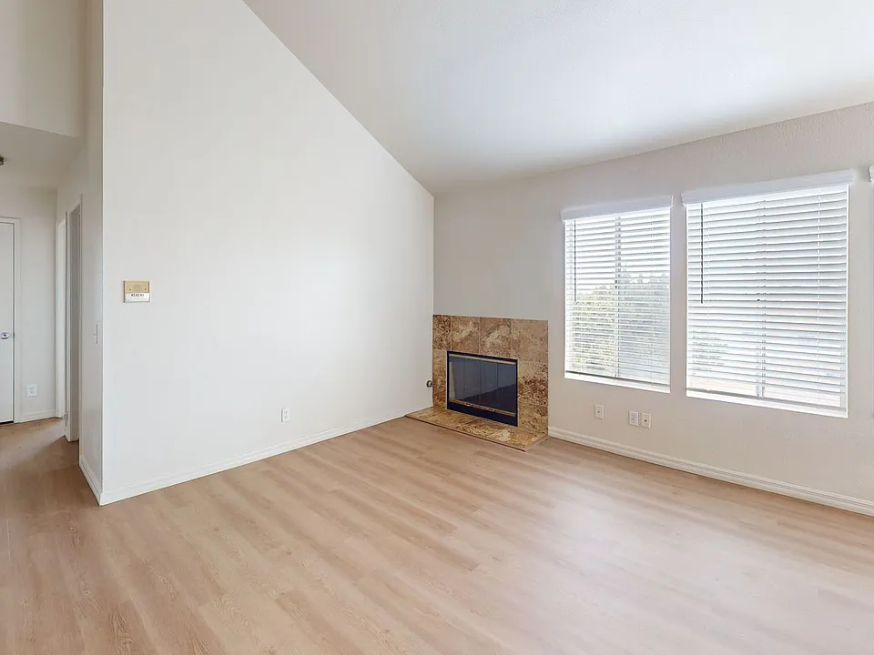 1202 Donax Ave #12