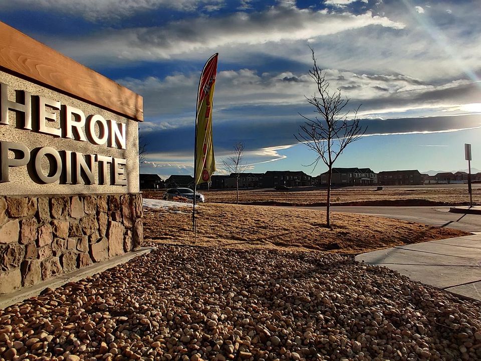 Heron Pointe Entrance