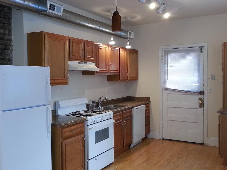1st image of 4120 N Clarendon Ave