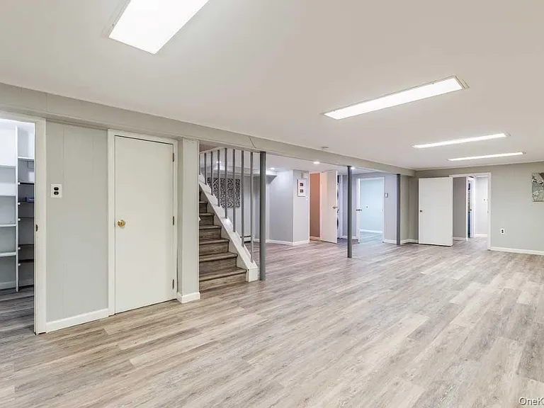 18 Shelter Hill Rd — Photo 18