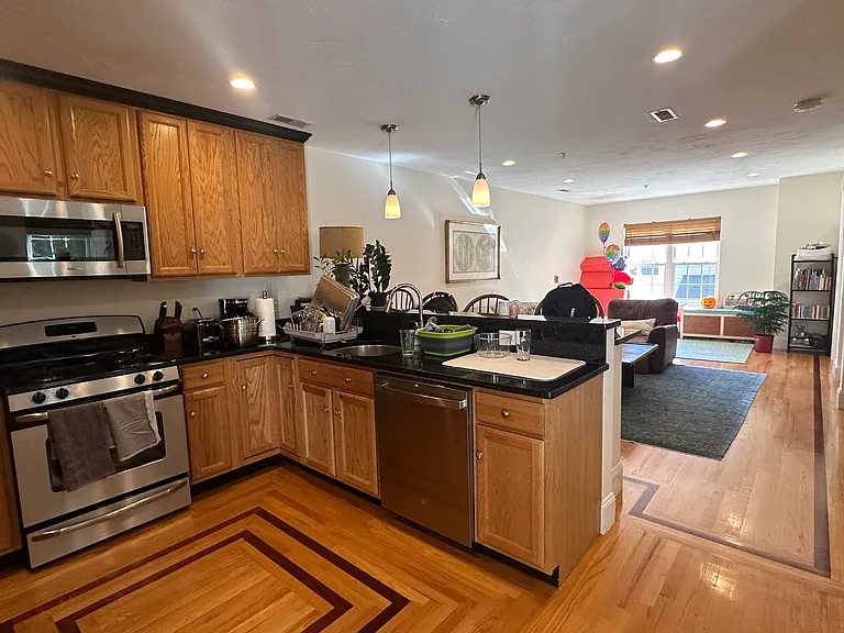 8 Grant St #20 — Photo 15