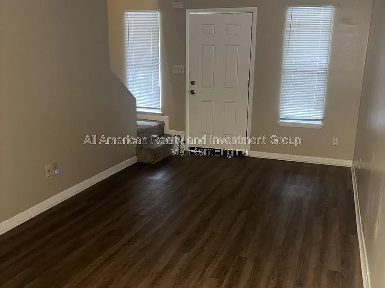 146 Alabama Ave NW #B — Photo 2