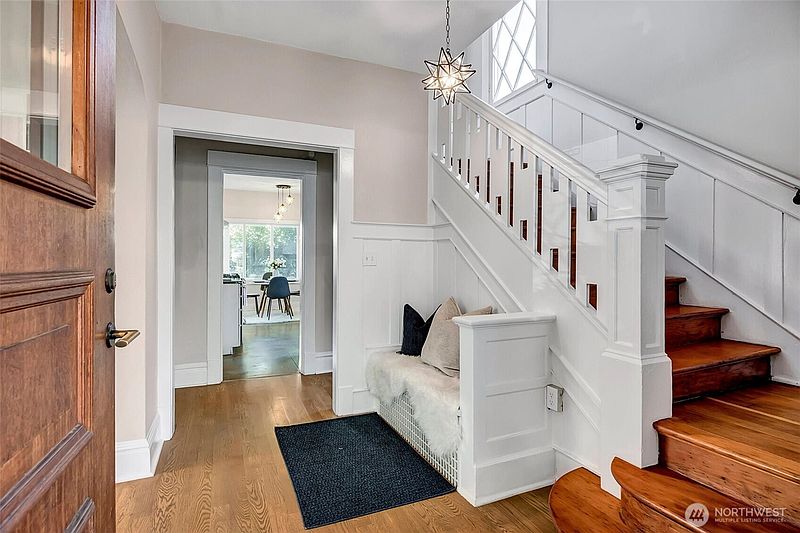 3rd image of 1911 9th Avenue W