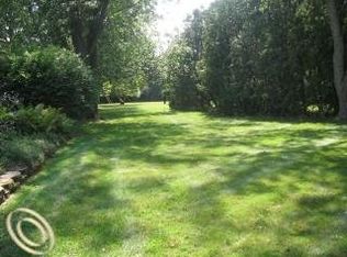 26881 Captains Ln, Franklin, MI 48025