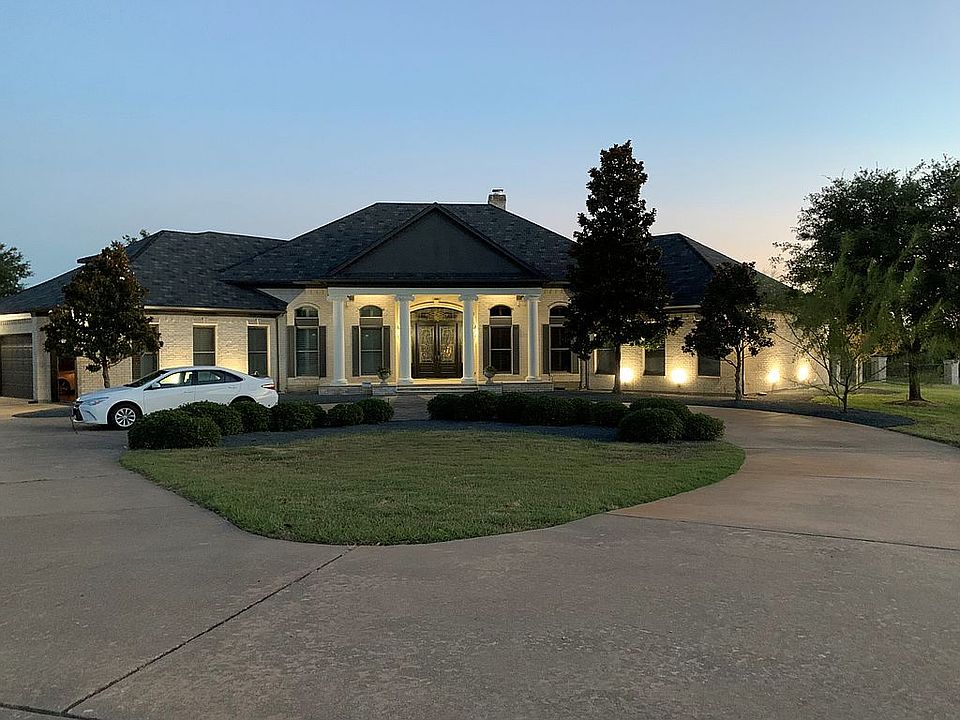 1st image of 5606 Estate Ln