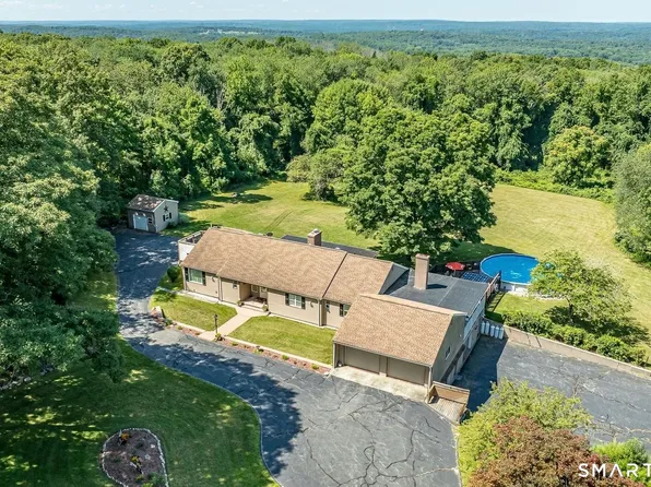 689 Squaw Rock Road, Plainfield, CT 06354