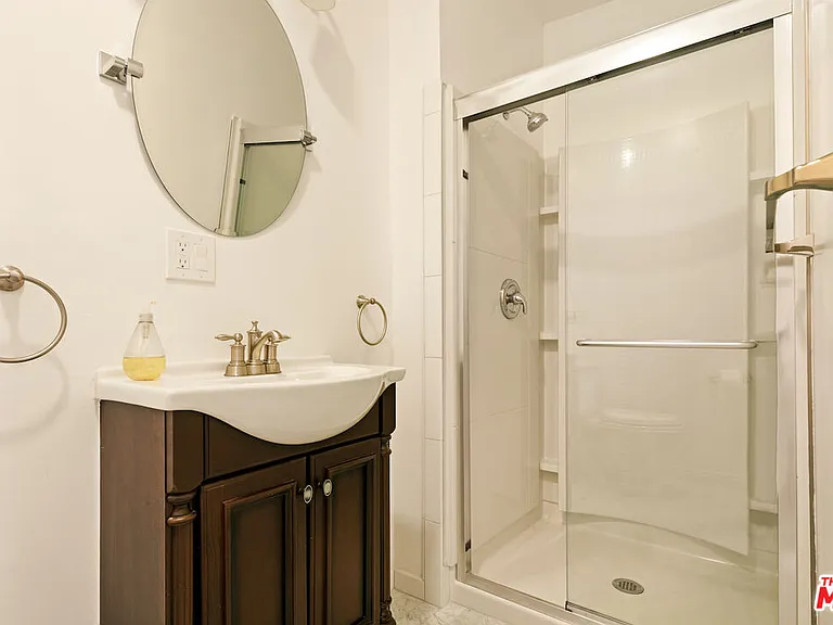 637 N Alta Vista Blvd — Photo 19