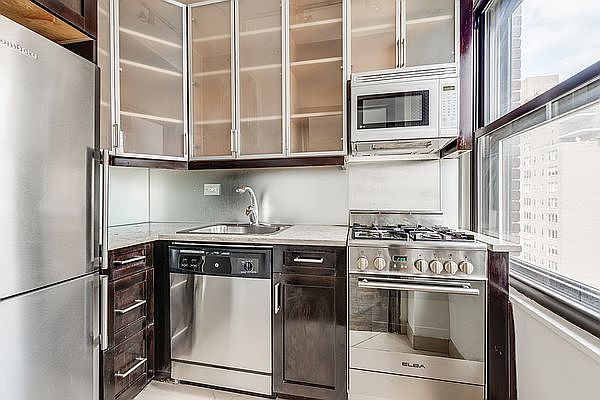 1st image of 56 7th Ave #17X