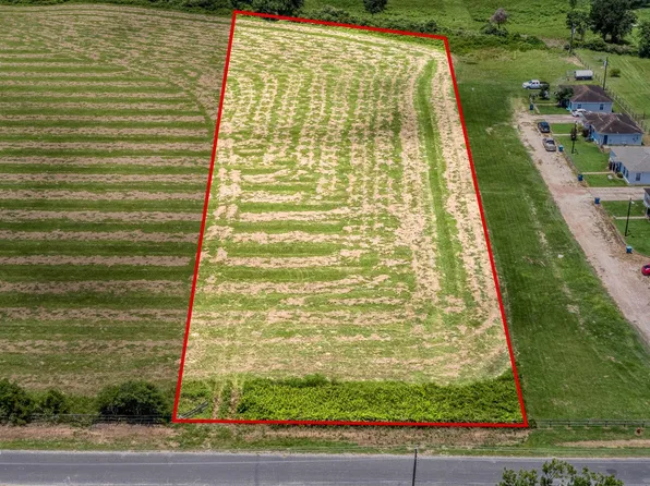 24659 Richards Rd, Hempstead, TX 77445