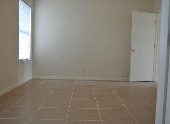 5th image of 1011 Lantana Ln