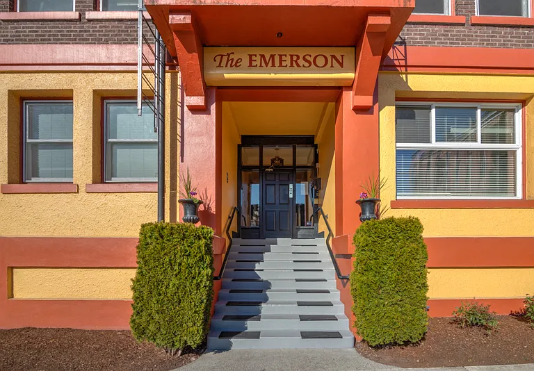 Emerson — Photo 16
