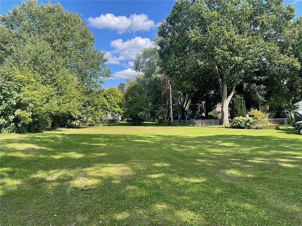1st image of 14 Hartom Rd #22