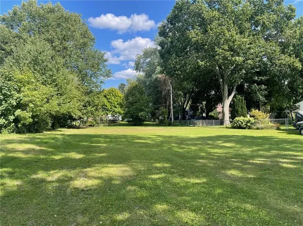 14 Hartom Rd #22, Rochester, NY 14624