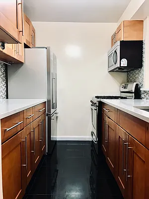 Rented by R New York | media 8