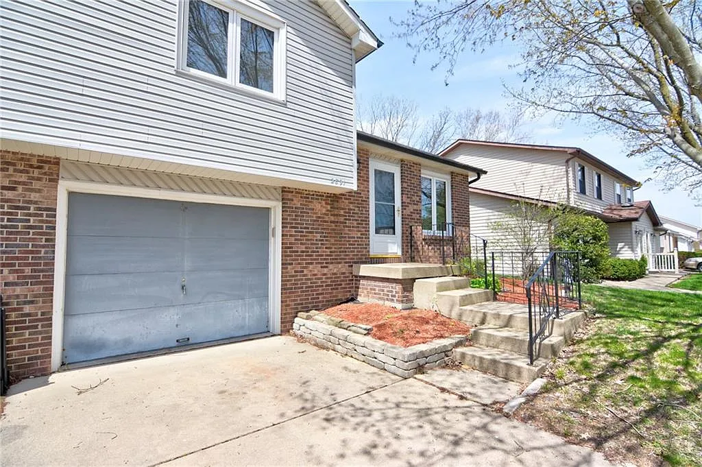 2891 Grove Ct photo 1