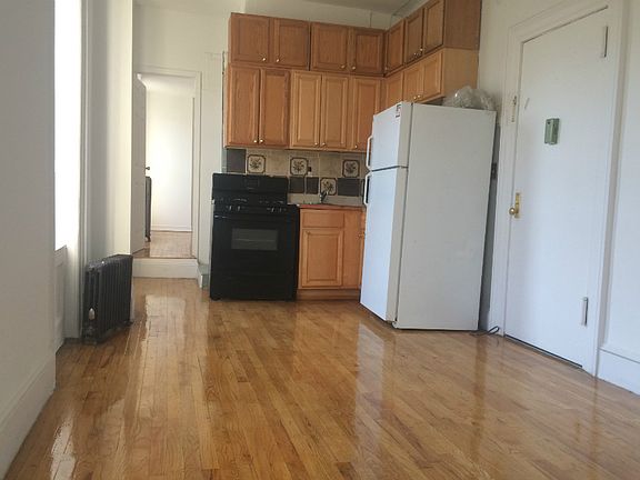 4th image of 481 W 165th St APT 4C