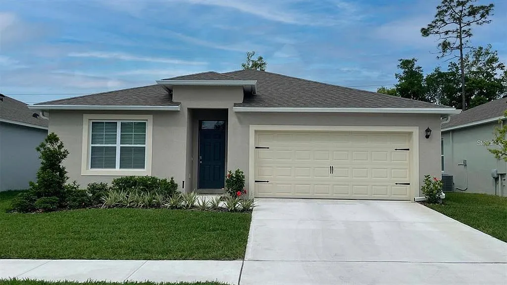4 bed, 2.0 bath, 1830 sqft, $2,350 — Photo 1
