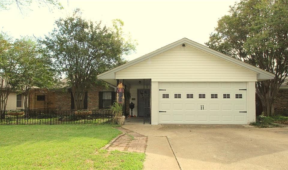 1st image of 1609 Woodhaven Dr