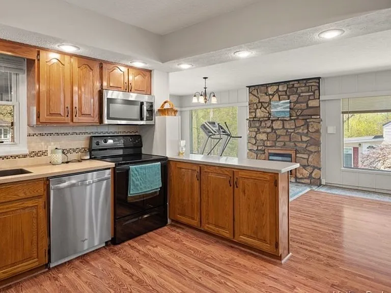 506 Virginia Ave — Photo 4