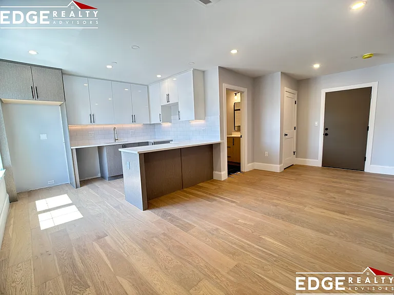 425 Market St #303 — Photo 2