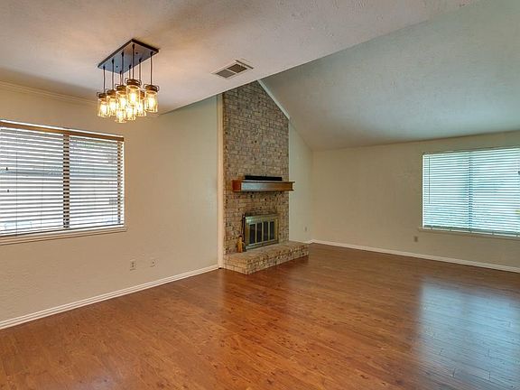 5th image of 3008 Charter Oak Dr