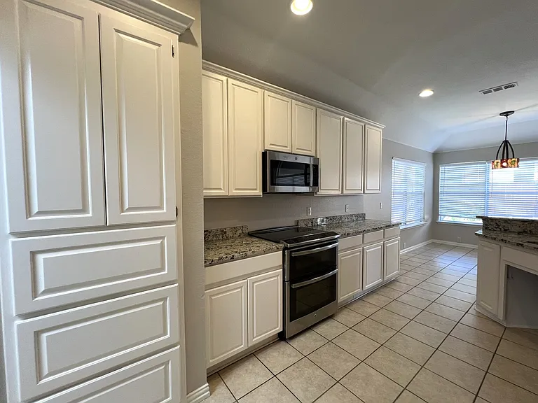 10204 Star Fish St — Photo 7