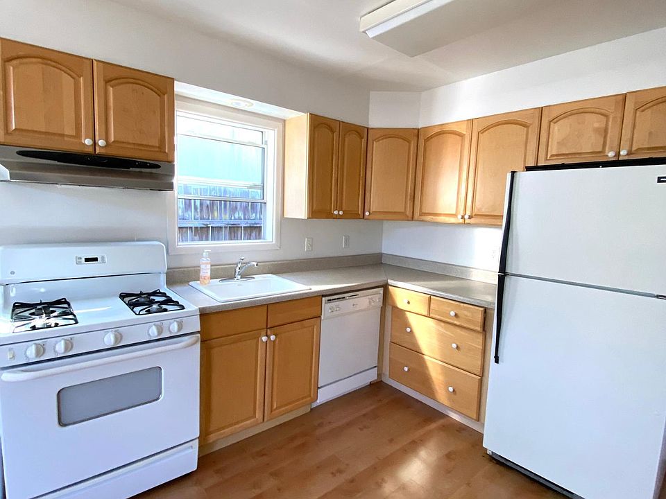 1st image of 761A Palo Alto Ave