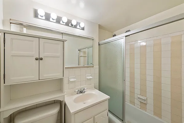 Rented by Nest Seekers International | media 18