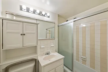 Rented by Nest Seekers International