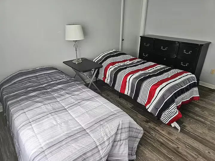 6 bed, 1930 sqft, $4,300 — Photo 4