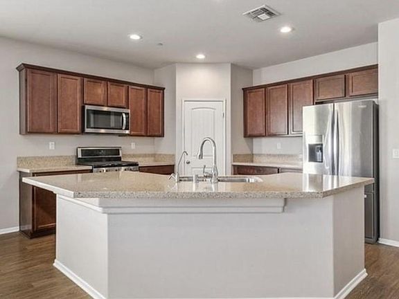 3rd image of 1154 Cordozo St