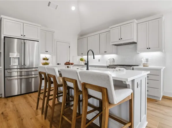 980 Thornwood Pl, Centerton, AR 72713