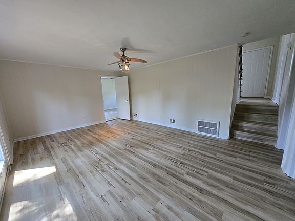 5th image of 3505 Victoria Dr
