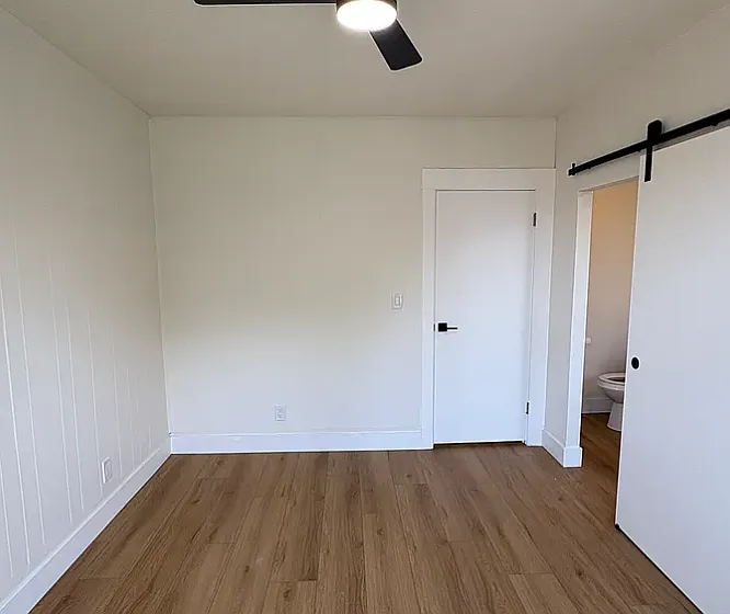 3 bed, 1000 sqft, $3,500 — Photo 2
