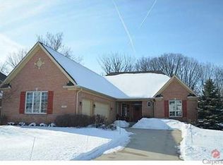 890 Nottinghill Ct, Avon, IN 46123