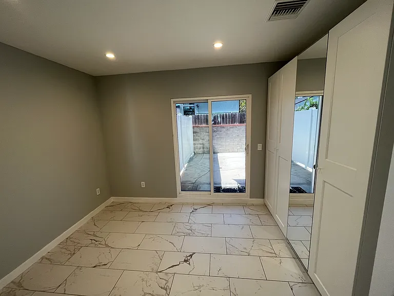 1201 N Niagara St #101 — Photo 13