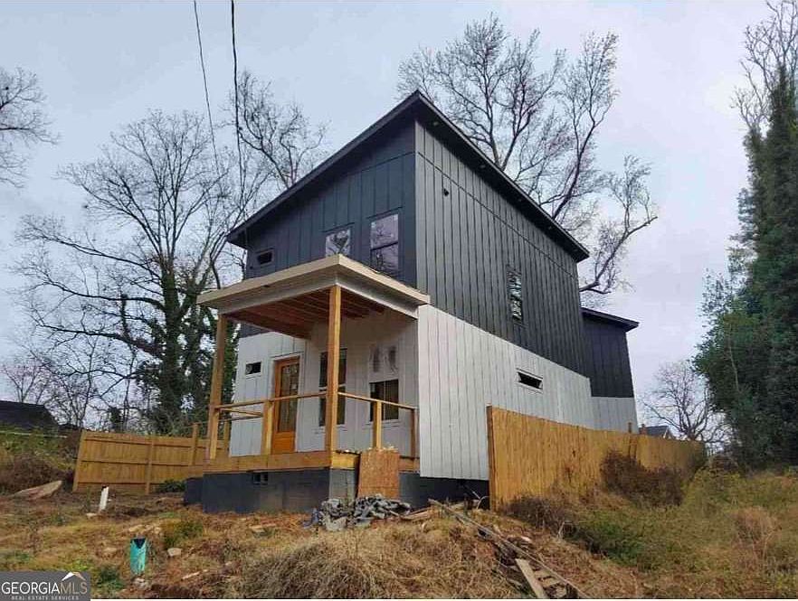 2nd image of 1148 Welch St SW