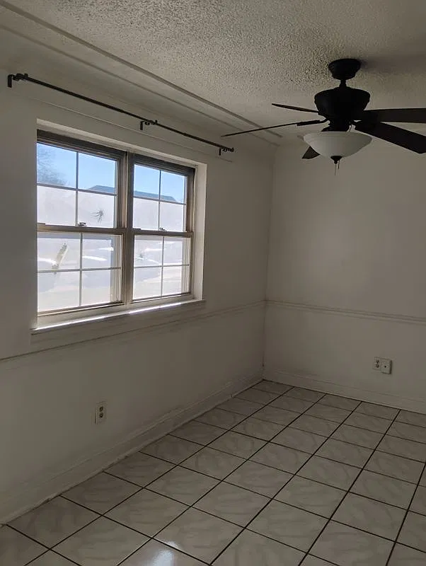 4 bed, 2.0 bath, 1883 sqft, $2,150 — Photo 3