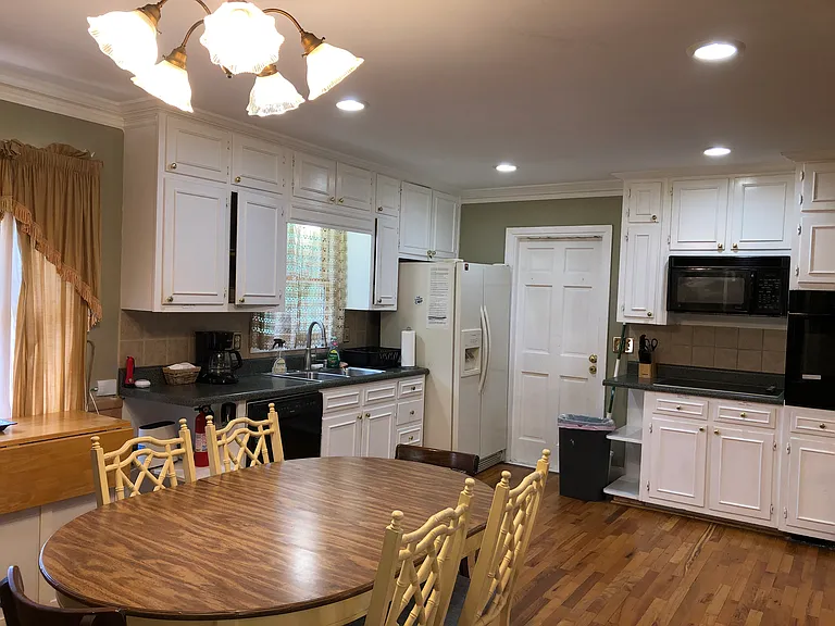 1599 Idlehour Dr — Photo 6