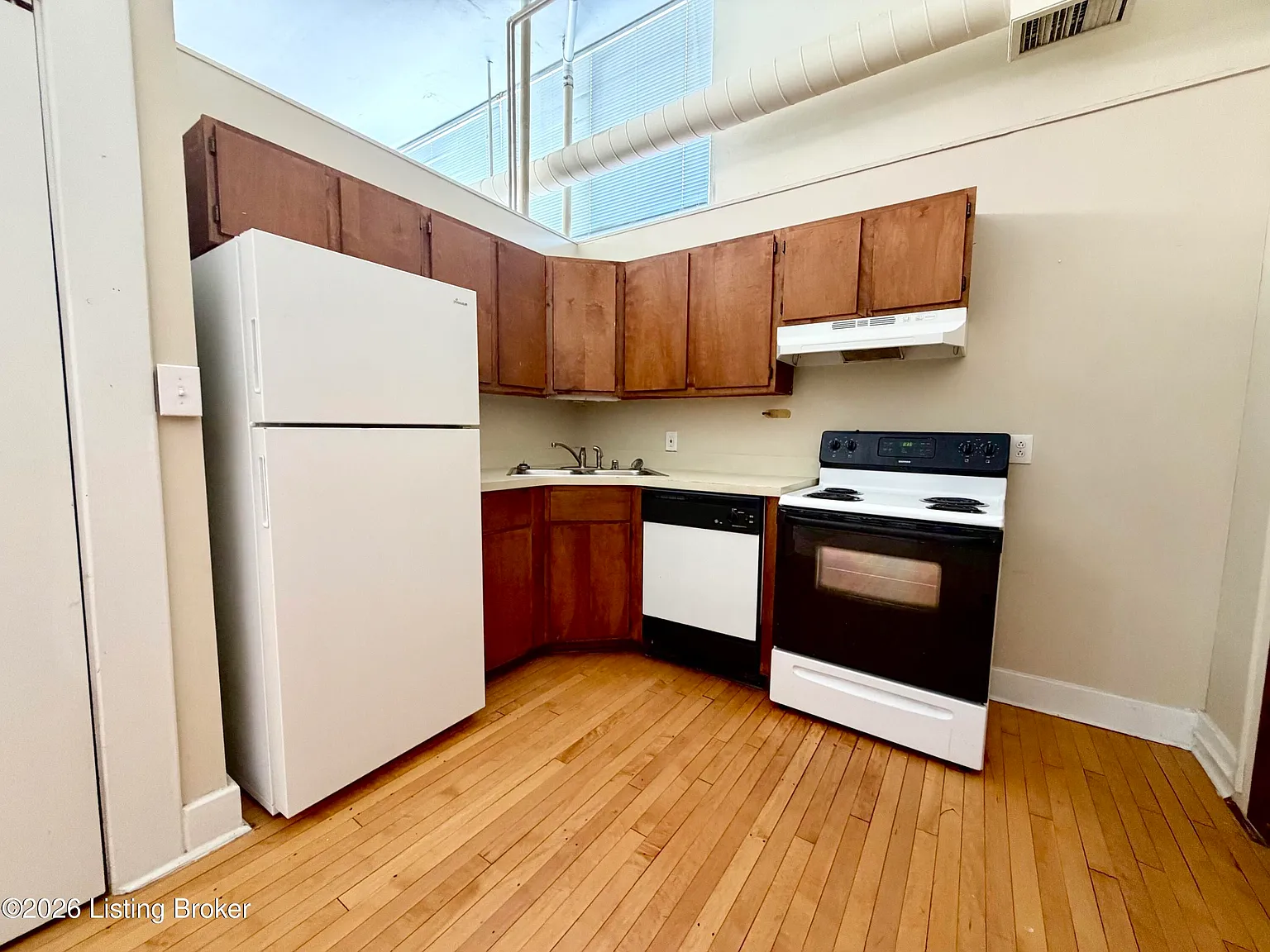 2 bed, 1.0 bath, 750 sqft, $1,000 — Photo 4