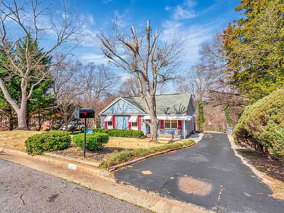 3rd image of 122 Raintree Dr