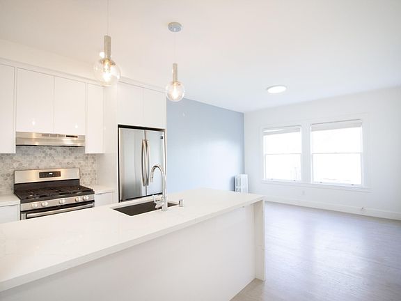 3rd image of 140 20th Ave APT 104