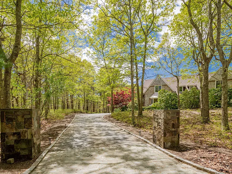34 Chatfields Ridge Rd — Photo 2