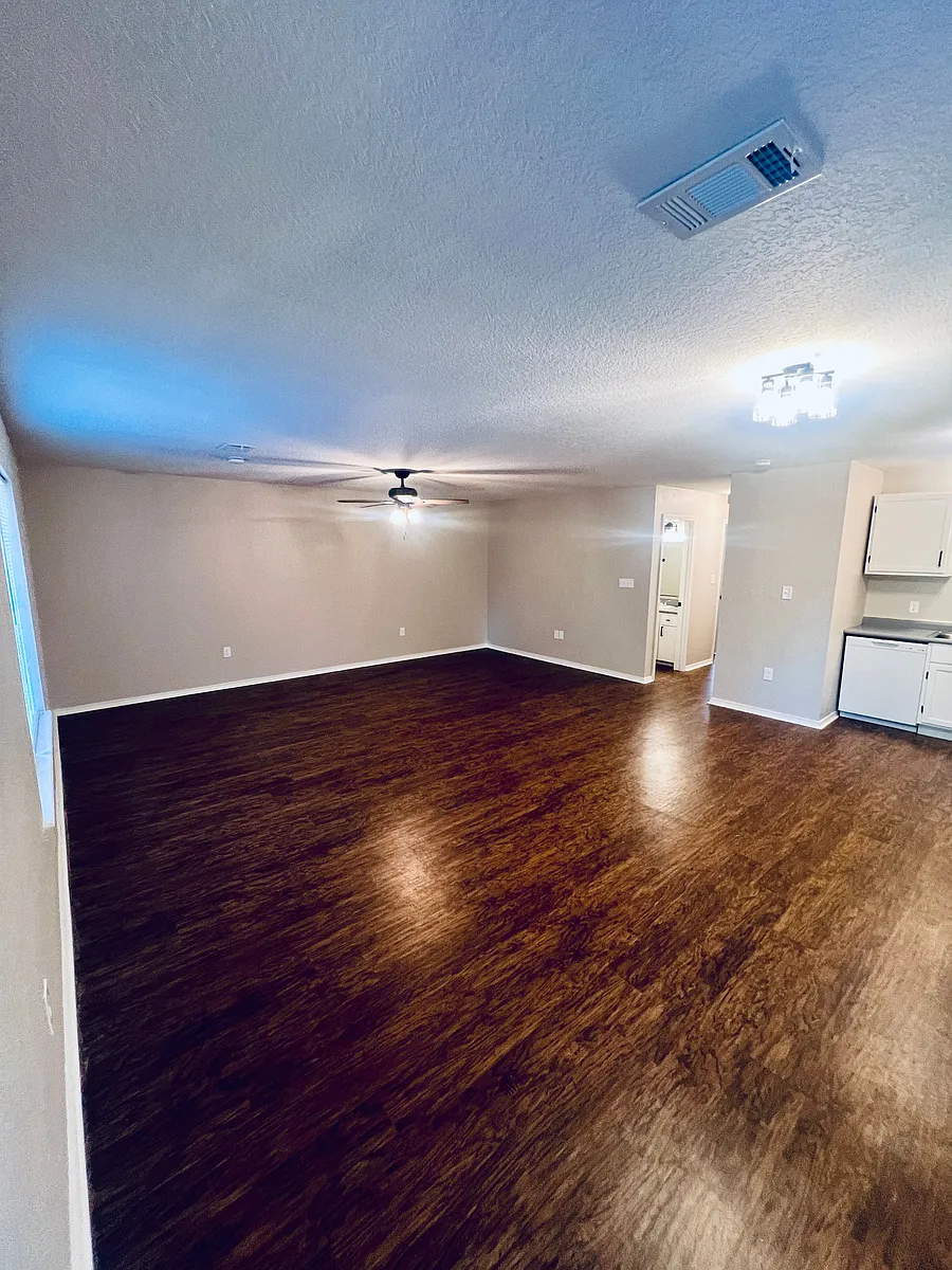 Building Photo - 519 S 11th St #10